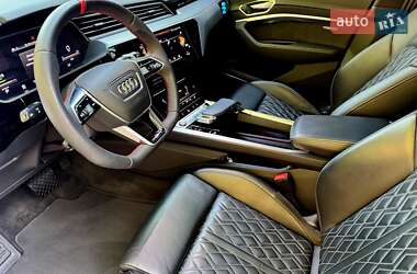 Внедорожник / Кроссовер Audi e-tron S 2020 в 