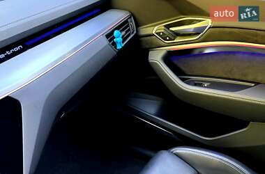 Внедорожник / Кроссовер Audi e-tron S 2020 в 
