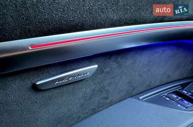 Внедорожник / Кроссовер Audi e-tron S 2020 в 