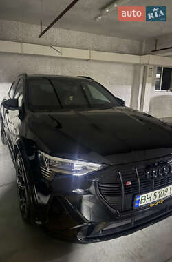 Внедорожник / Кроссовер Audi e-tron S 2022 в 