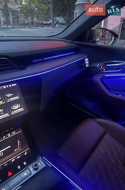 Внедорожник / Кроссовер Audi e-tron S 2022 в 