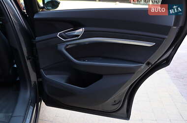 Позашляховик / Кросовер Audi e-tron S 2022 в Львові