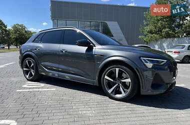 Внедорожник / Кроссовер Audi e-tron S 2023 в 