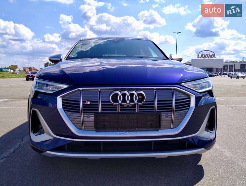 Внедорожник / Кроссовер Audi e-tron S 2022 в Киеве