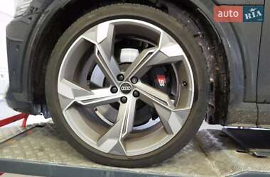 Позашляховик / Кросовер Audi e-tron S 2021 в  фото 30 Позашляховик / Кросовер Audi e-tron S 2021 в