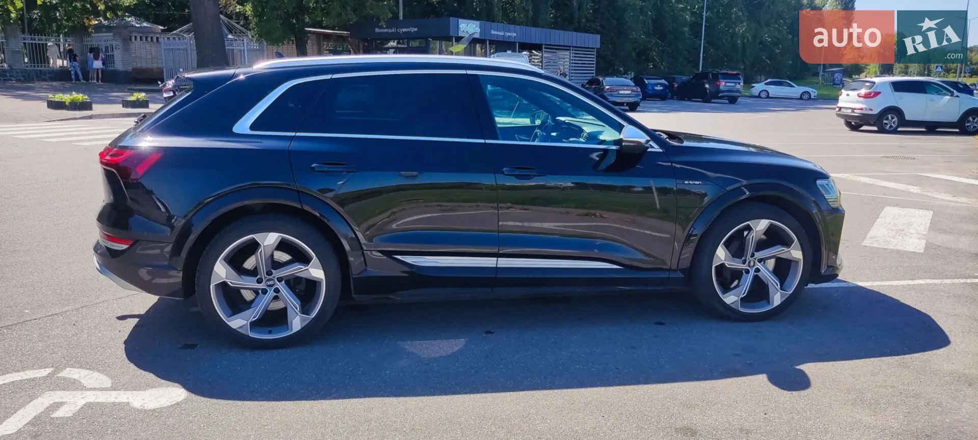 2021 Audi e-tron S - мініатюра 9