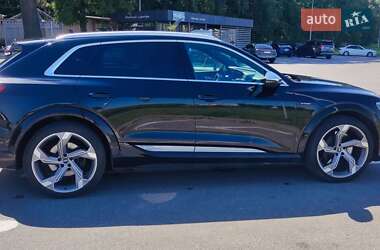 Позашляховик / Кросовер Audi e-tron S 2021 в  фото 9 Позашляховик / Кросовер Audi e-tron S 2021 в