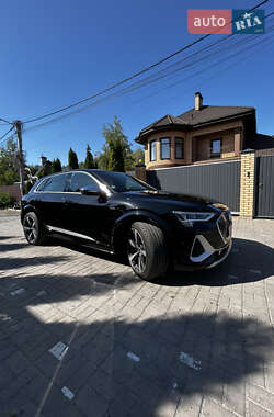 Внедорожник / Кроссовер Audi e-tron S 2021 в 