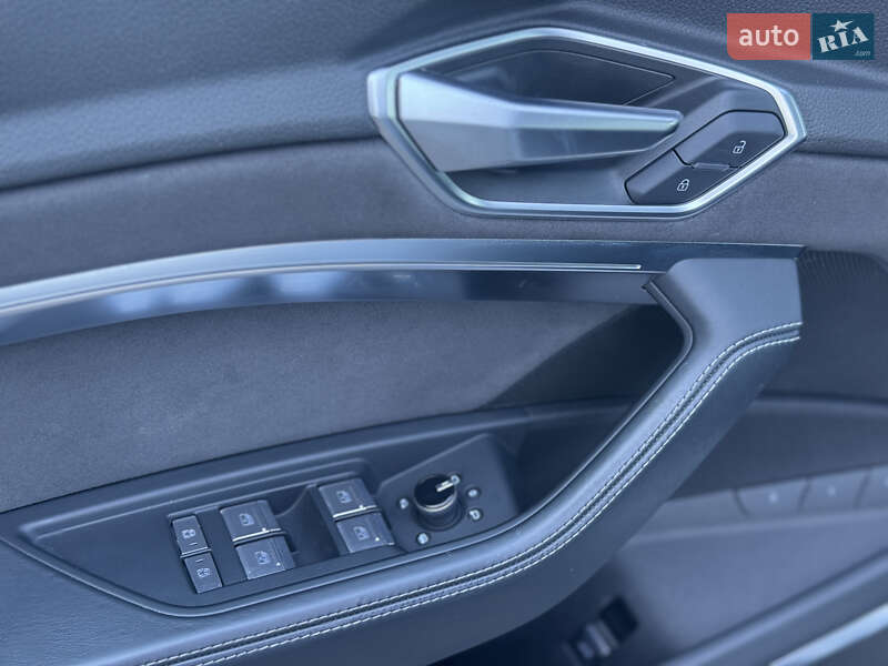 Позашляховик / Кросовер Audi e-tron S 2022 в Києві