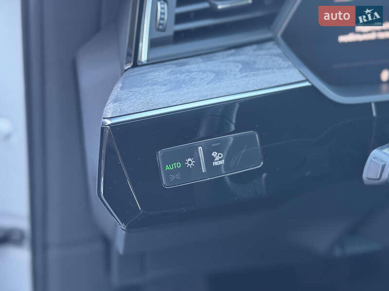 Позашляховик / Кросовер Audi e-tron S 2022 в Києві
