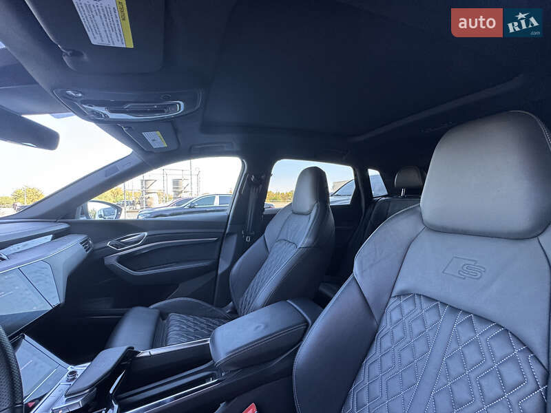 Позашляховик / Кросовер Audi e-tron S 2022 в Києві