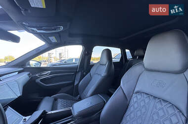 Позашляховик / Кросовер Audi e-tron S 2022 в 