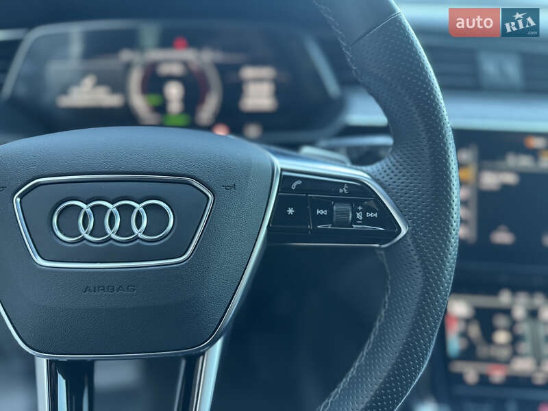 Позашляховик / Кросовер Audi e-tron S 2022 в Києві