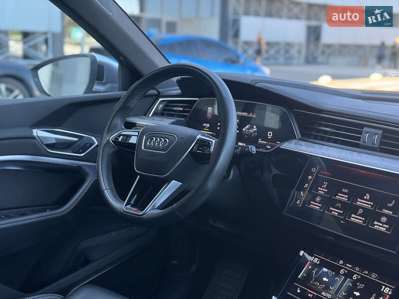 Позашляховик / Кросовер Audi e-tron S 2022 в Києві