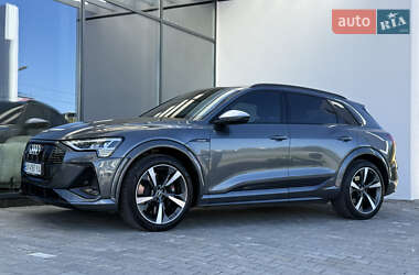 Позашляховик / Кросовер Audi e-tron S 2020 в 