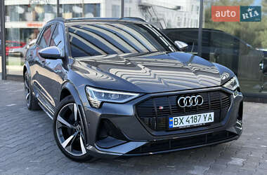 Позашляховик / Кросовер Audi e-tron S 2020 в 