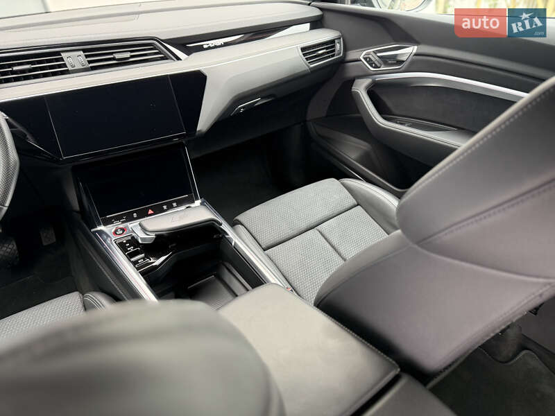 Позашляховик / Кросовер Audi e-tron S 2022 в Хмельницькому фото 35 Позашляховик / Кросовер Audi e-tron S 2022 в Хмельницькому