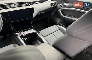Внедорожник / Кроссовер Audi e-tron S 2022 в 