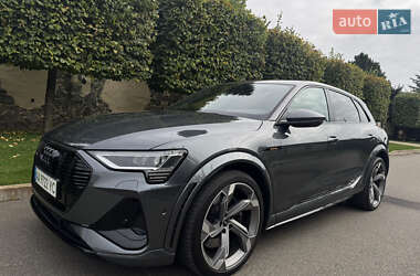 Внедорожник / Кроссовер Audi e-tron S 2022 в Киеве