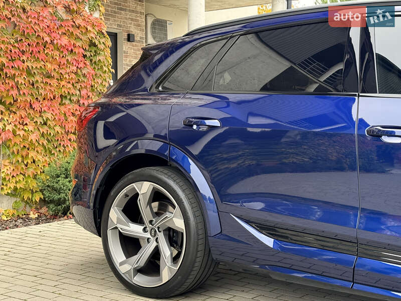 Позашляховик / Кросовер Audi e-tron S 2021 в Києві фото 17 Позашляховик / Кросовер Audi e-tron S 2021 в Києві