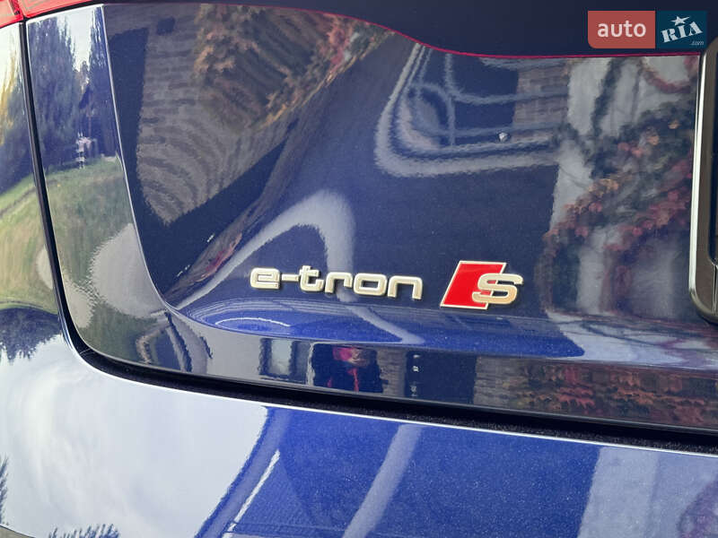 Позашляховик / Кросовер Audi e-tron S 2021 в Києві фото 22 Позашляховик / Кросовер Audi e-tron S 2021 в Києві