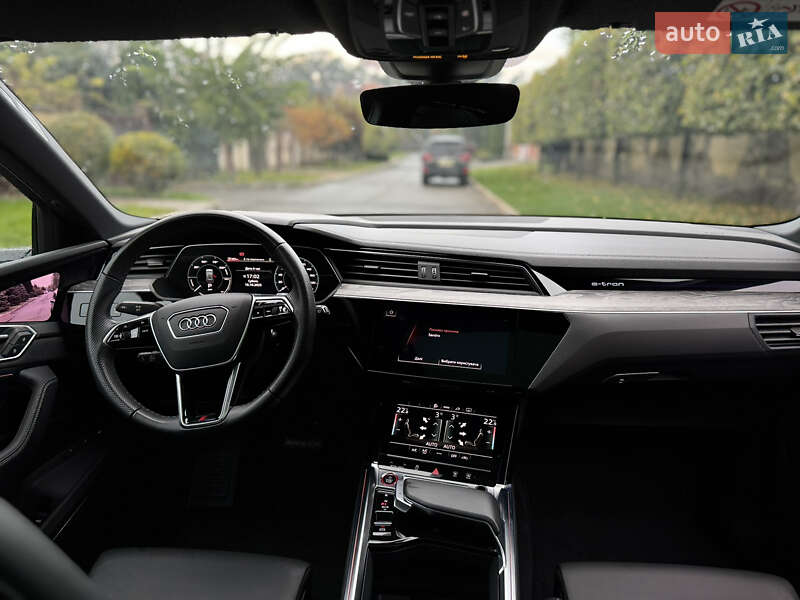 Позашляховик / Кросовер Audi e-tron S 2022 в Києві