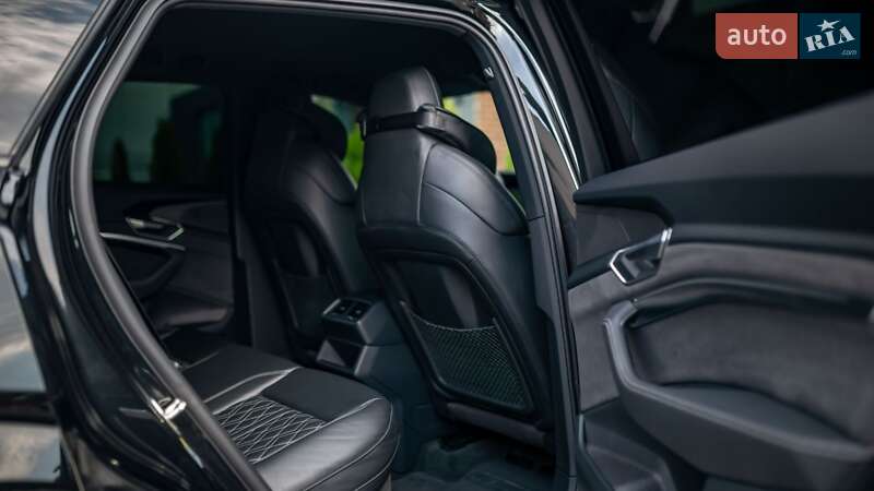 Внедорожник / Кроссовер Audi e-tron S 2022 в Черновцах фото 35 Внедорожник / Кроссовер Audi e-tron S 2022 в Черновцах