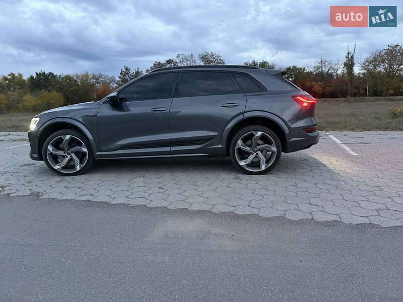 Внедорожник / Кроссовер Audi e-tron S 2022 в Днепре