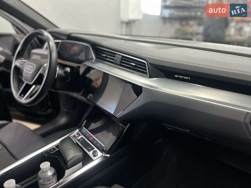 Внедорожник / Кроссовер Audi e-tron S 2022 в Одессе фото 15 Внедорожник / Кроссовер Audi e-tron S 2022 в Одессе