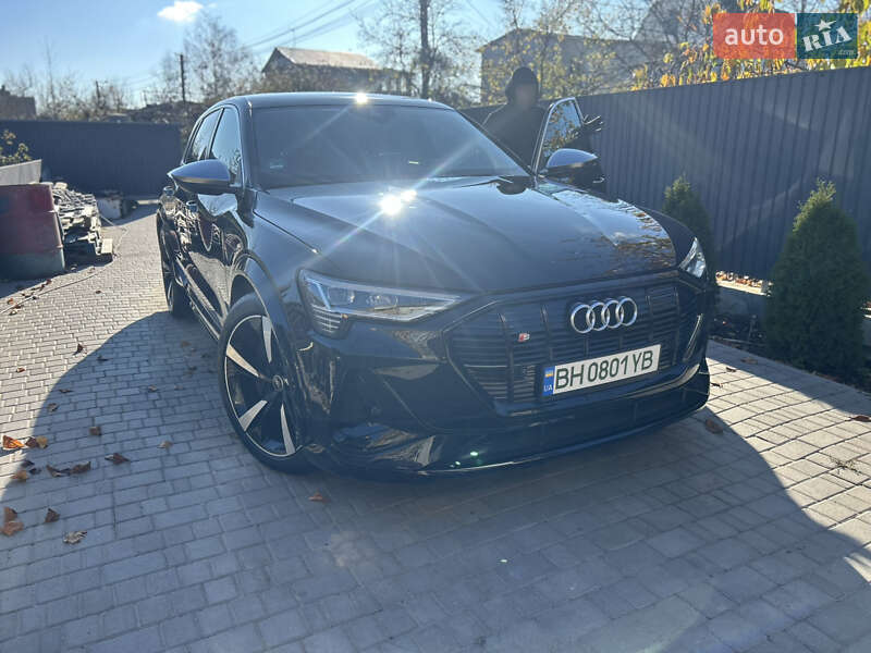 Внедорожник / Кроссовер Audi e-tron S 2022 в Одессе фото 26 Внедорожник / Кроссовер Audi e-tron S 2022 в Одессе