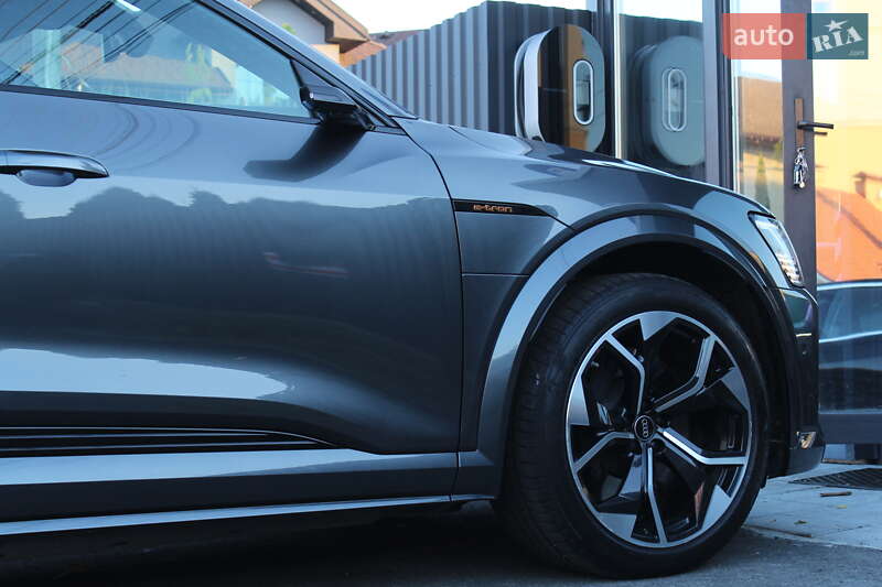 Внедорожник / Кроссовер Audi e-tron S 2022 в Киеве