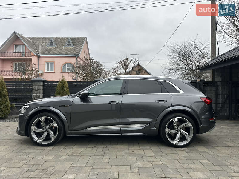 Позашляховик / Кросовер Audi e-tron S 2022 в Луцьку