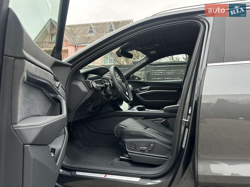 Позашляховик / Кросовер Audi e-tron S 2022 в Луцьку