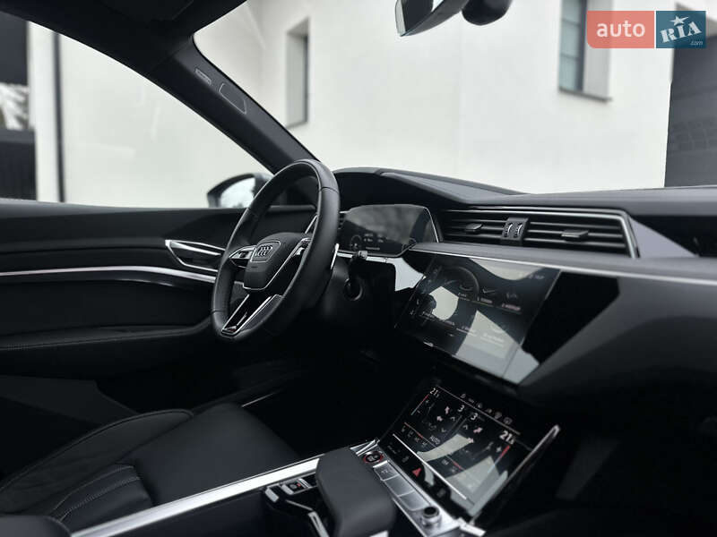Позашляховик / Кросовер Audi e-tron S 2022 в Луцьку