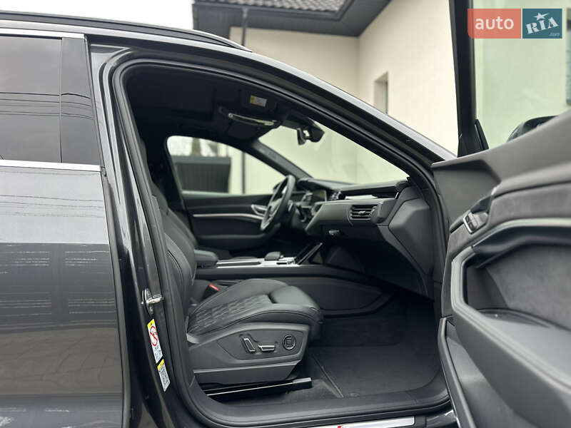 Позашляховик / Кросовер Audi e-tron S 2022 в Луцьку