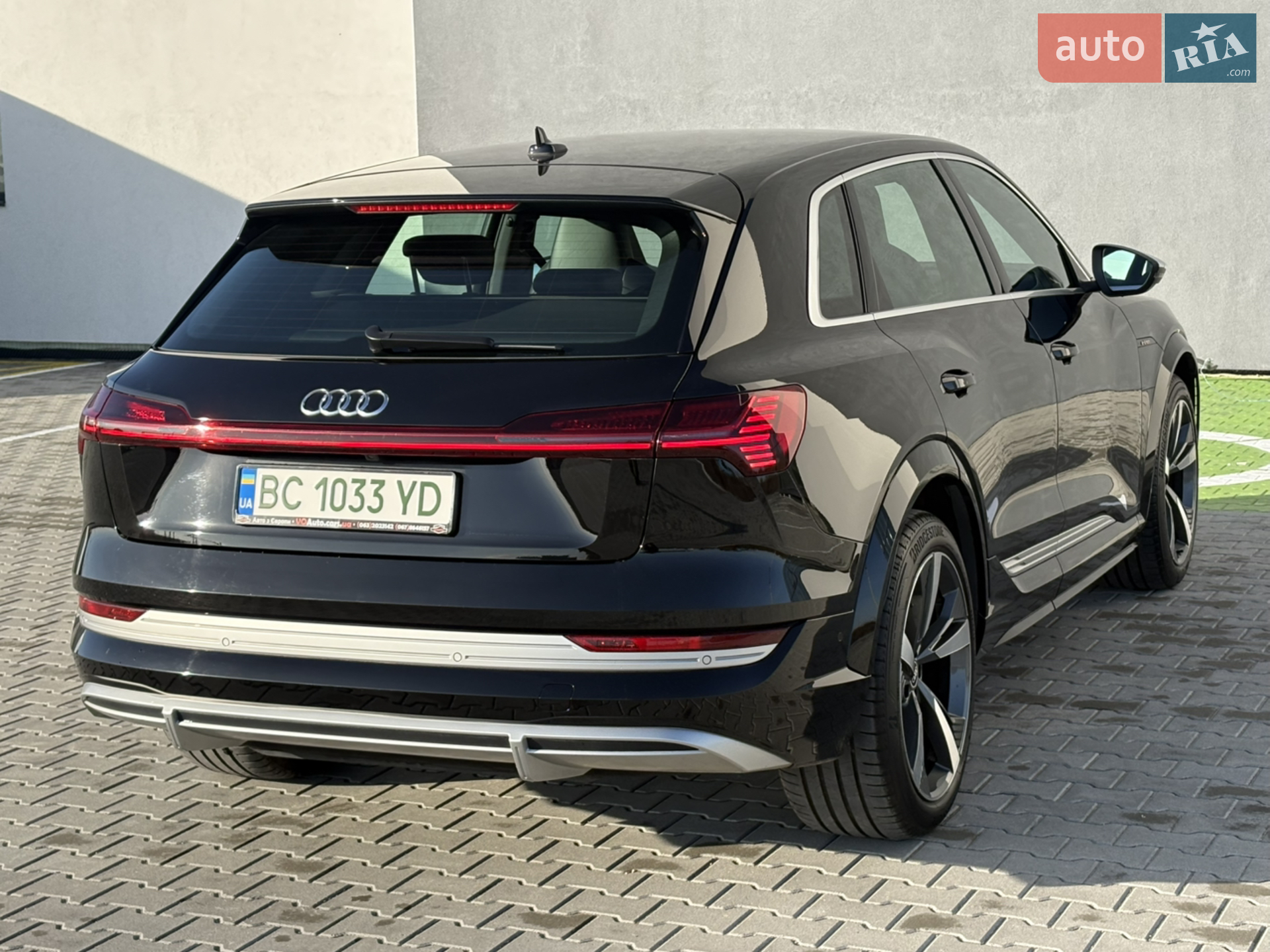 2021 Audi e-tron S - мініатюра 26