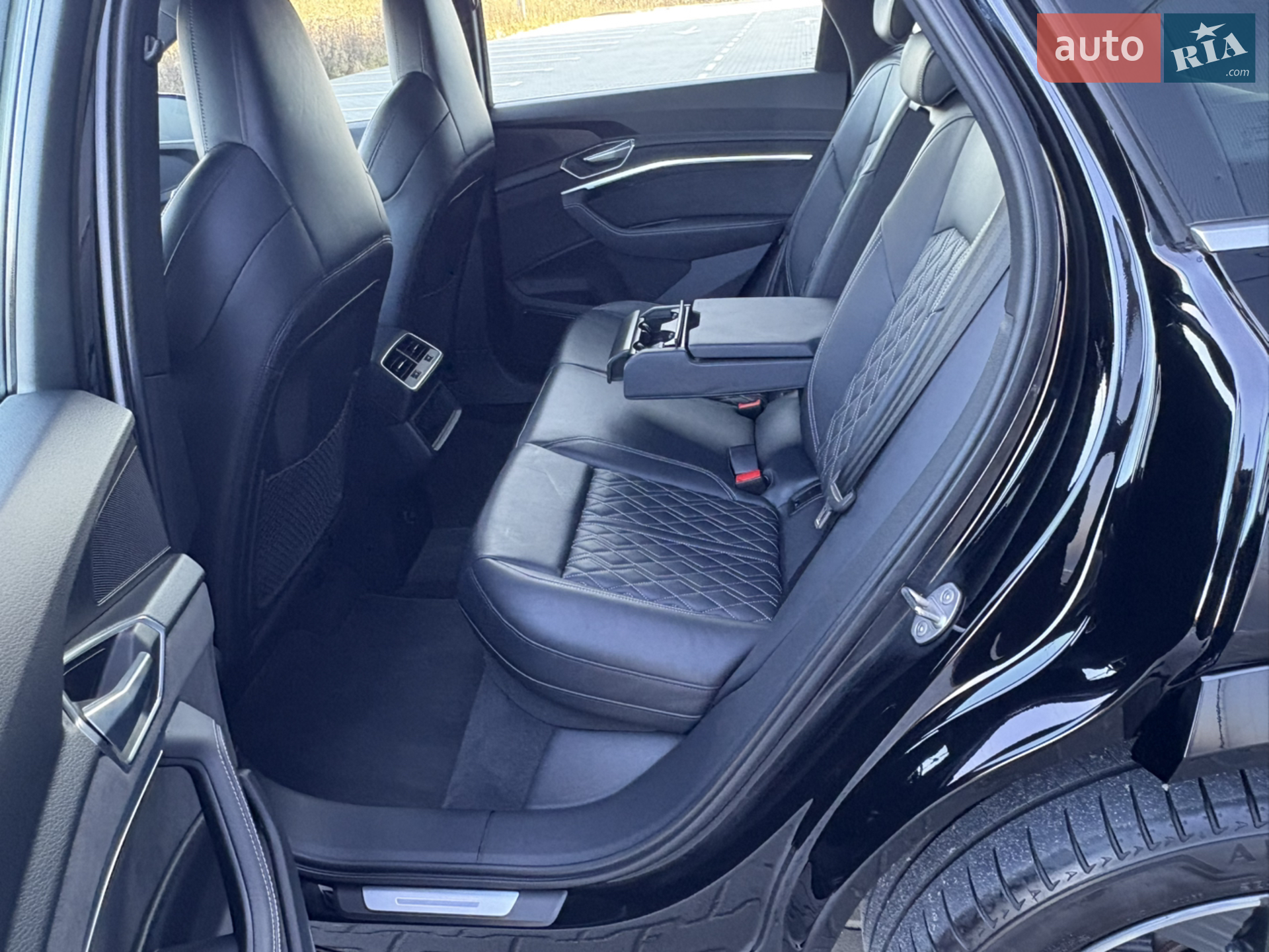 2021 Audi e-tron S - мініатюра 63