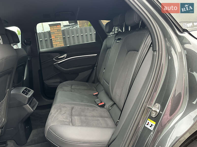 Внедорожник / Кроссовер Audi e-tron S 2022 в Киеве