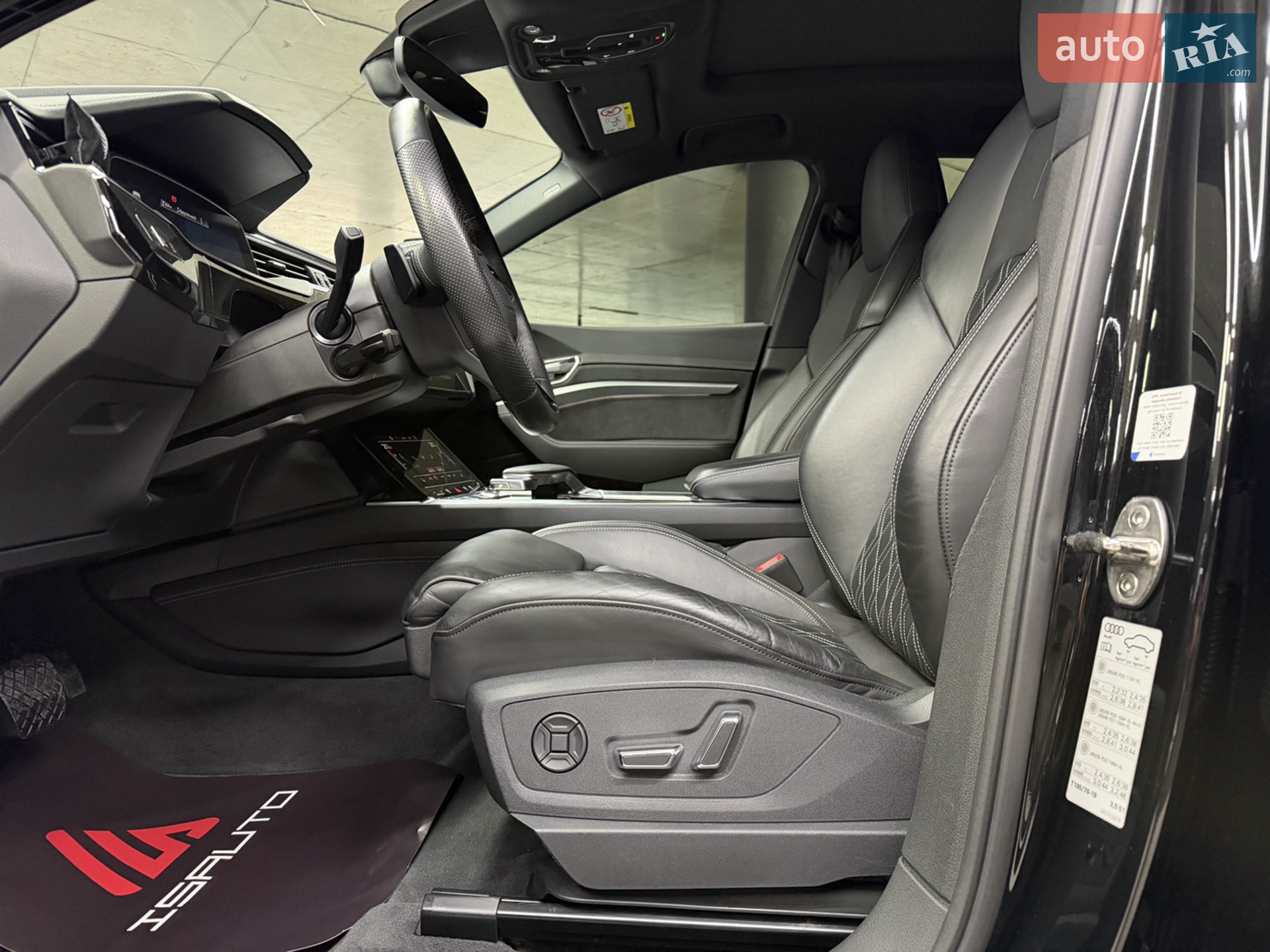 2022 Audi e-tron S - мініатюра 21