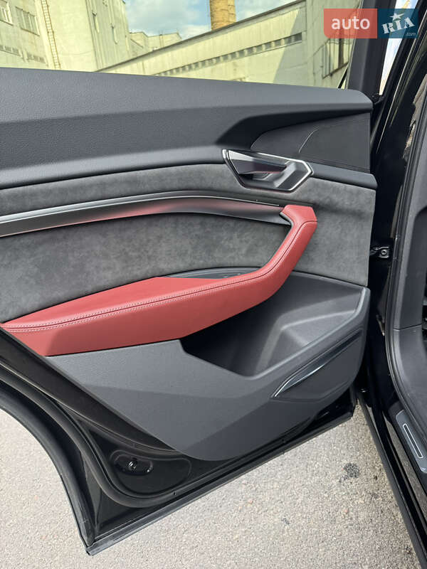 Внедорожник / Кроссовер Audi e-tron S 2021 в Киеве фото 21 Внедорожник / Кроссовер Audi e-tron S 2021 в Киеве
