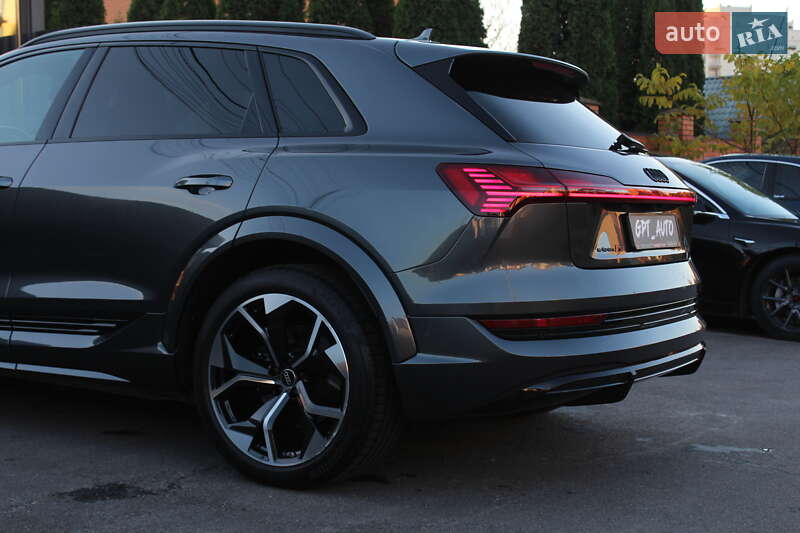 Внедорожник / Кроссовер Audi e-tron S 2022 в Киеве