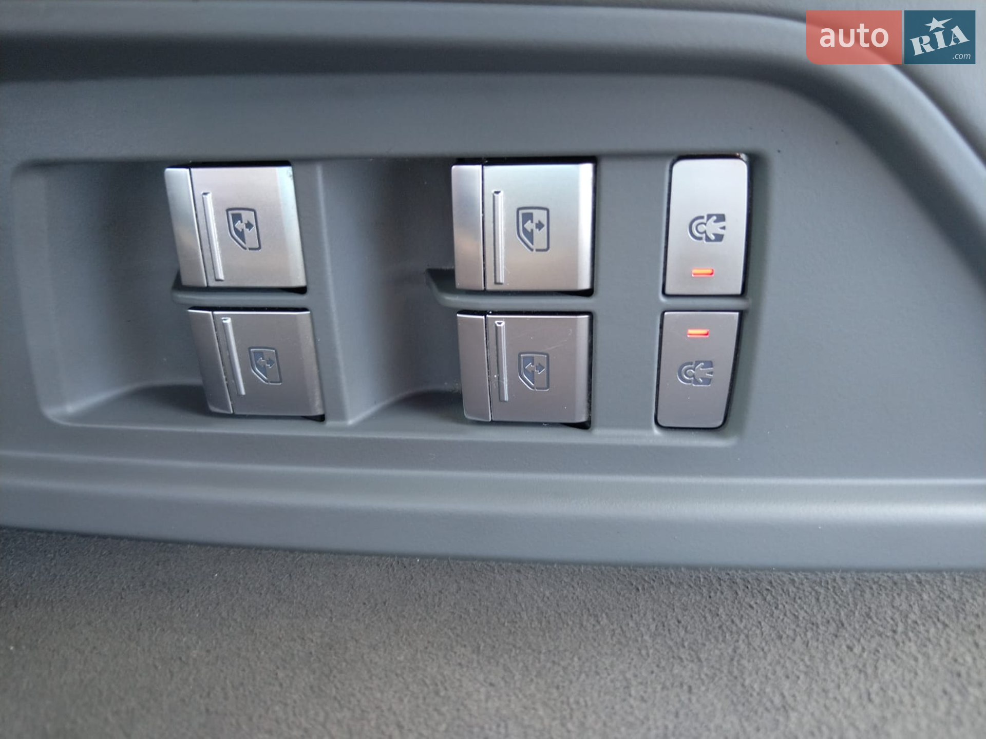 2022 Audi e-tron S - мініатюра 13