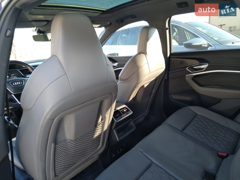 Внедорожник / Кроссовер Audi e-tron S 2022 в Киеве