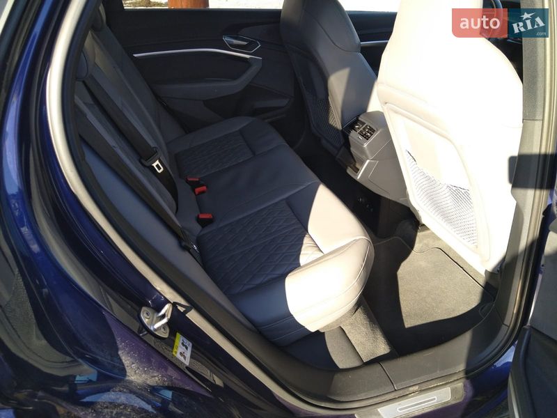 Внедорожник / Кроссовер Audi e-tron S 2022 в Киеве