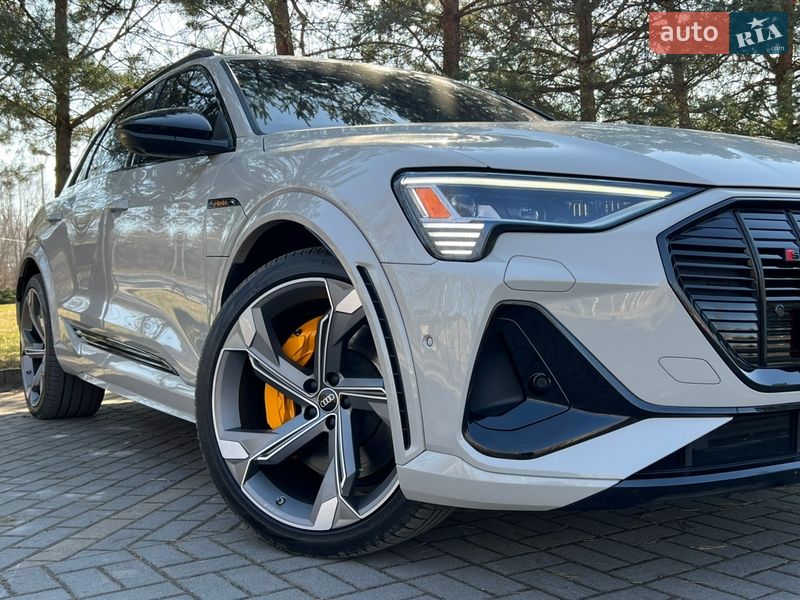Внедорожник / Кроссовер Audi e-tron S 2022 в Ужгороде