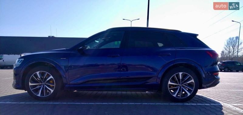 Внедорожник / Кроссовер Audi e-tron S 2022 в Киеве