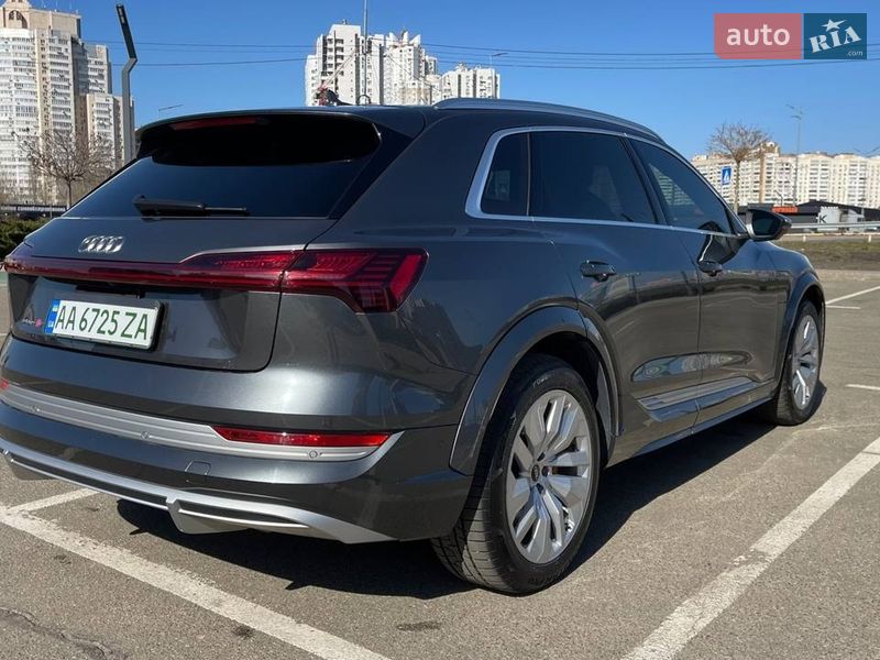 Позашляховик / Кросовер Audi e-tron S 2022 в Києві