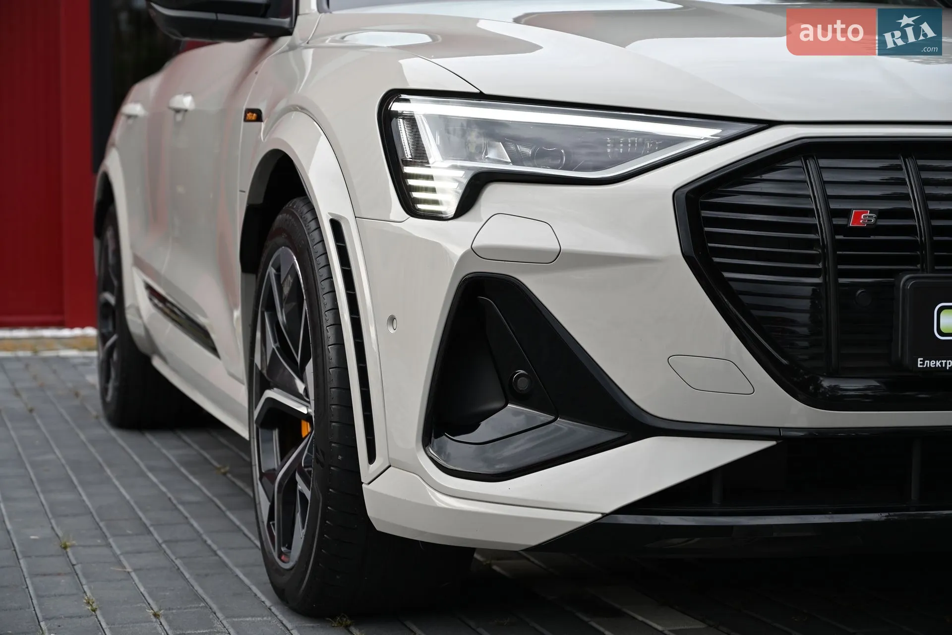 2022 Audi e-tron S - мініатюра 3