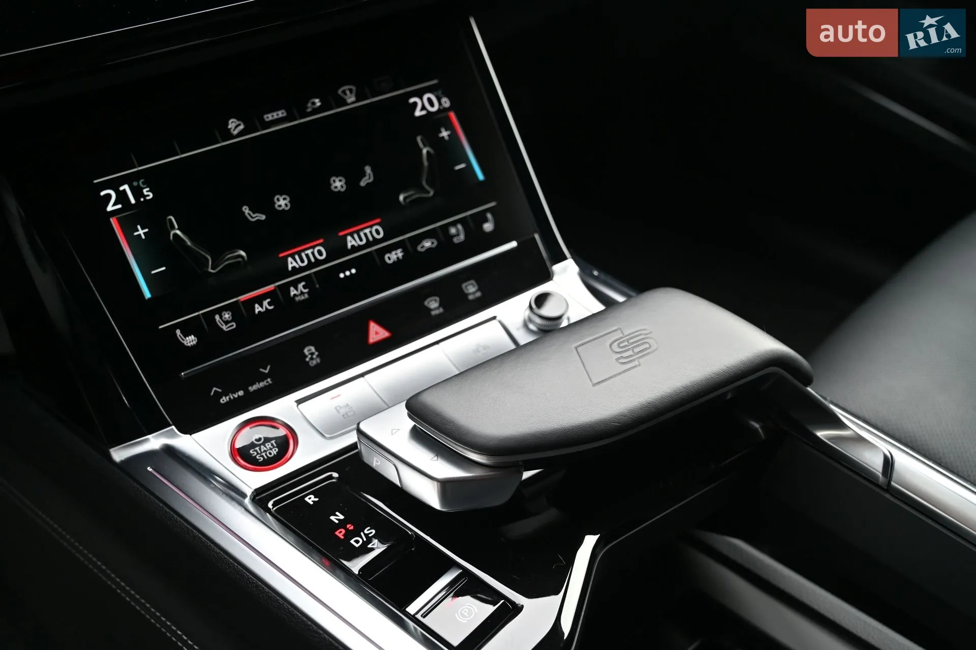 2022 Audi e-tron S - мініатюра 16