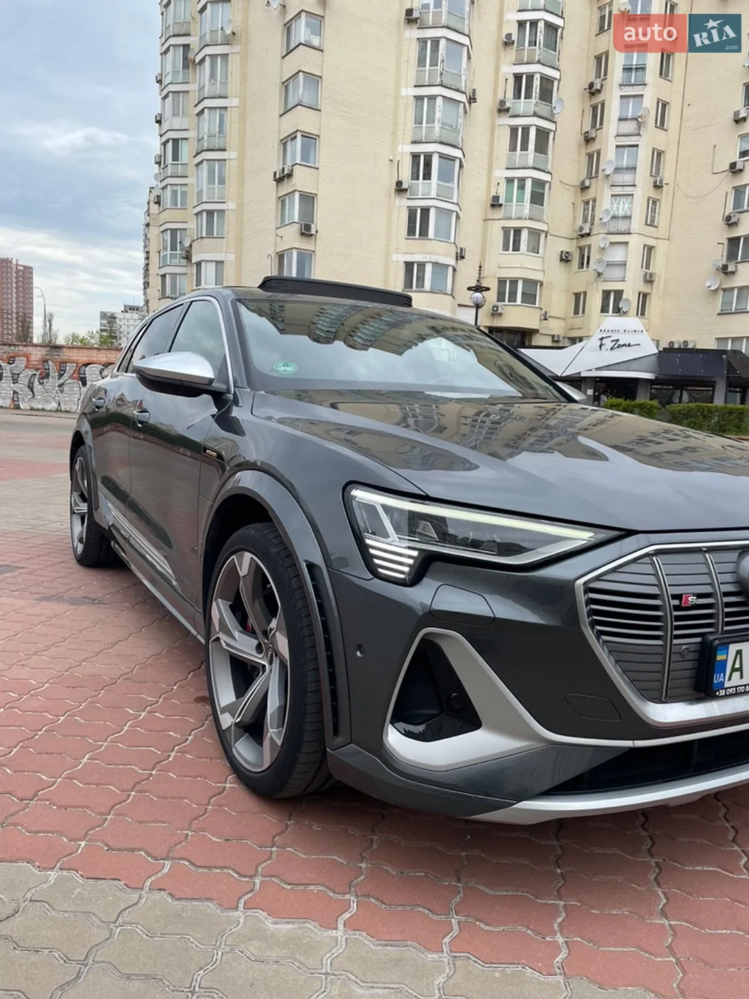 2021 Audi e-tron S - мініатюра 4